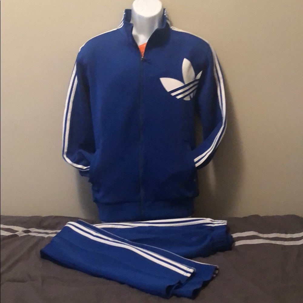 Tracksuit sports wear